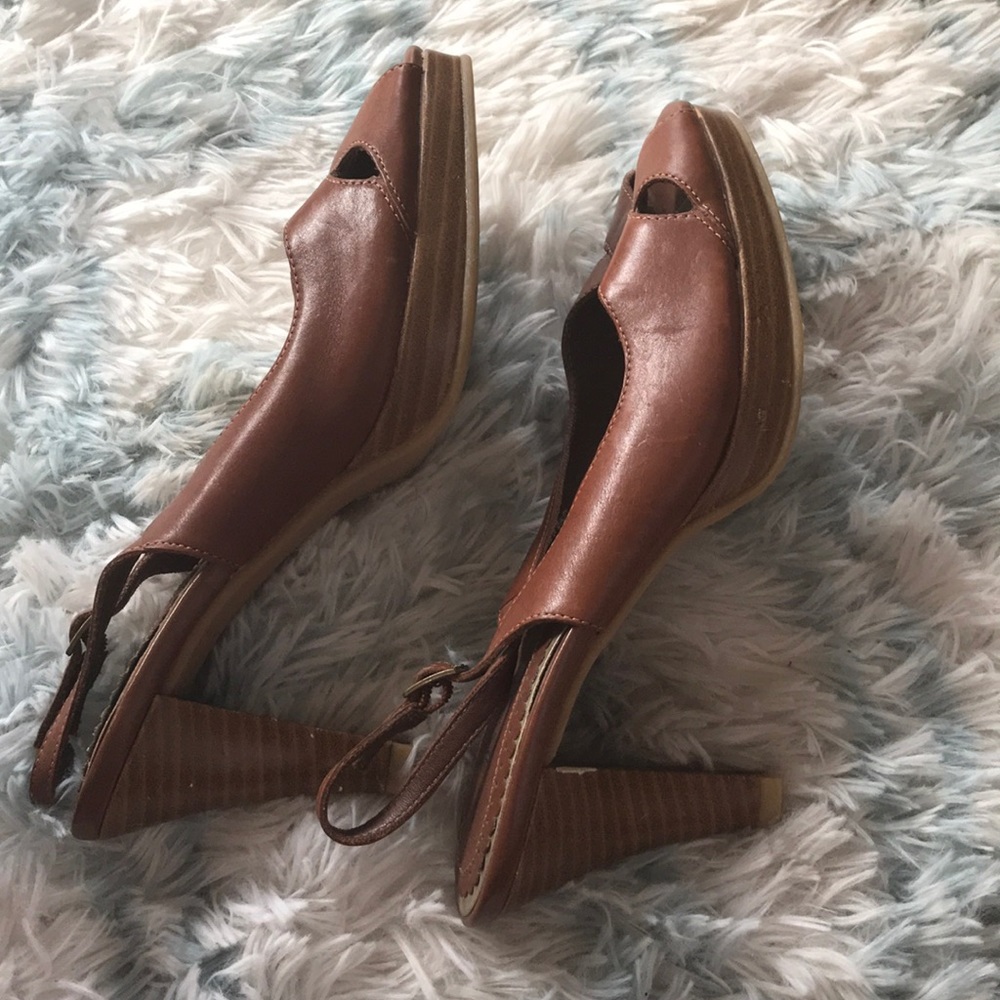 Heels - Picture 2 of 5